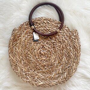 NEW Aritzia Auxiliary Brown Tan Straw Wicker Circular Design Wooden Handle Bag